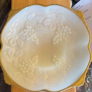 Vintage Anchor Hocking milk glass fruit bowl